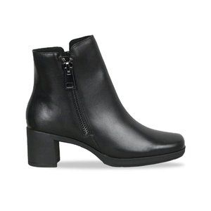 Munro Devon Boots in Black Leather